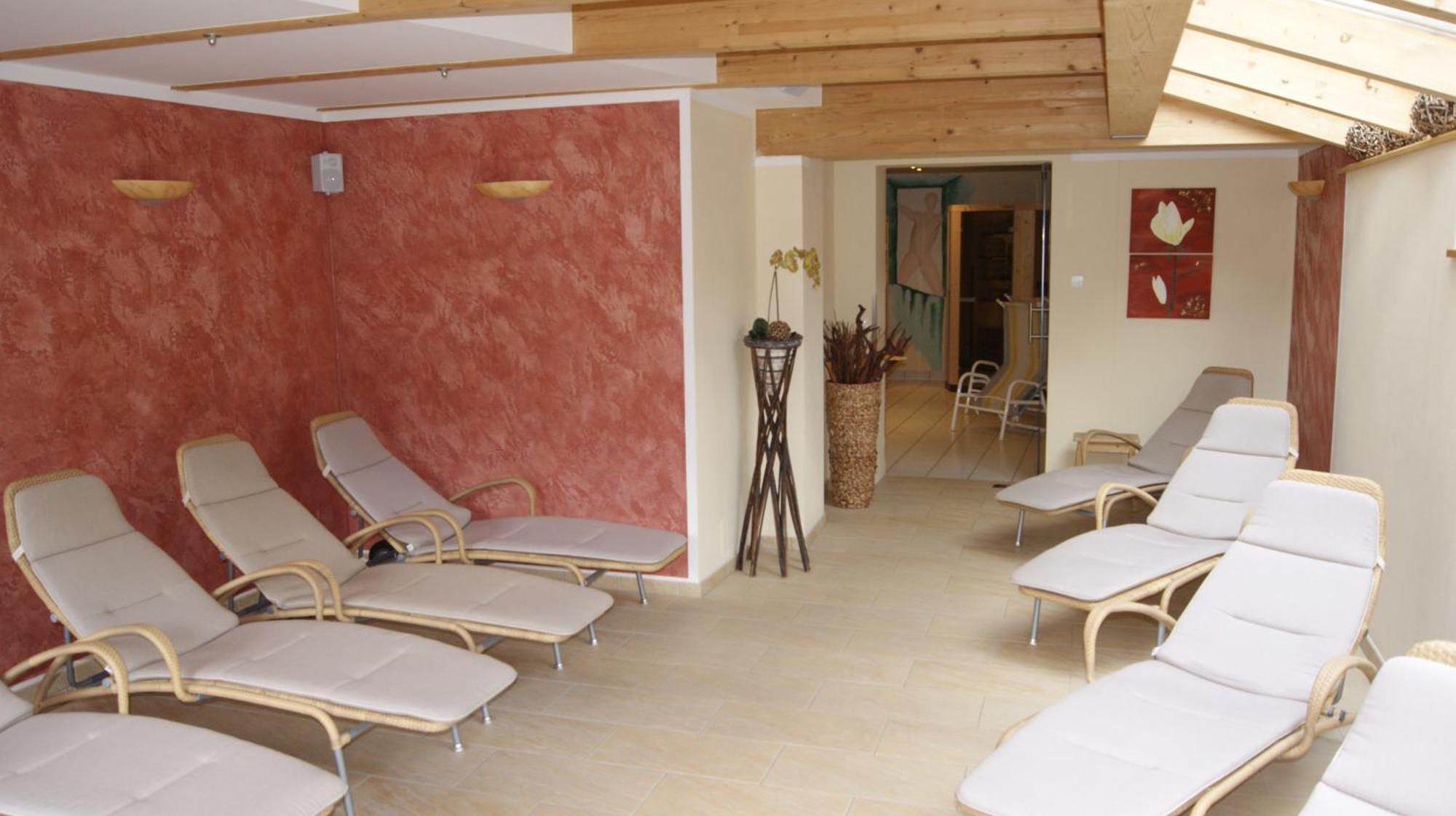 Hotel Sonnenheim Бад Кляйнкирххайм Экстерьер фото