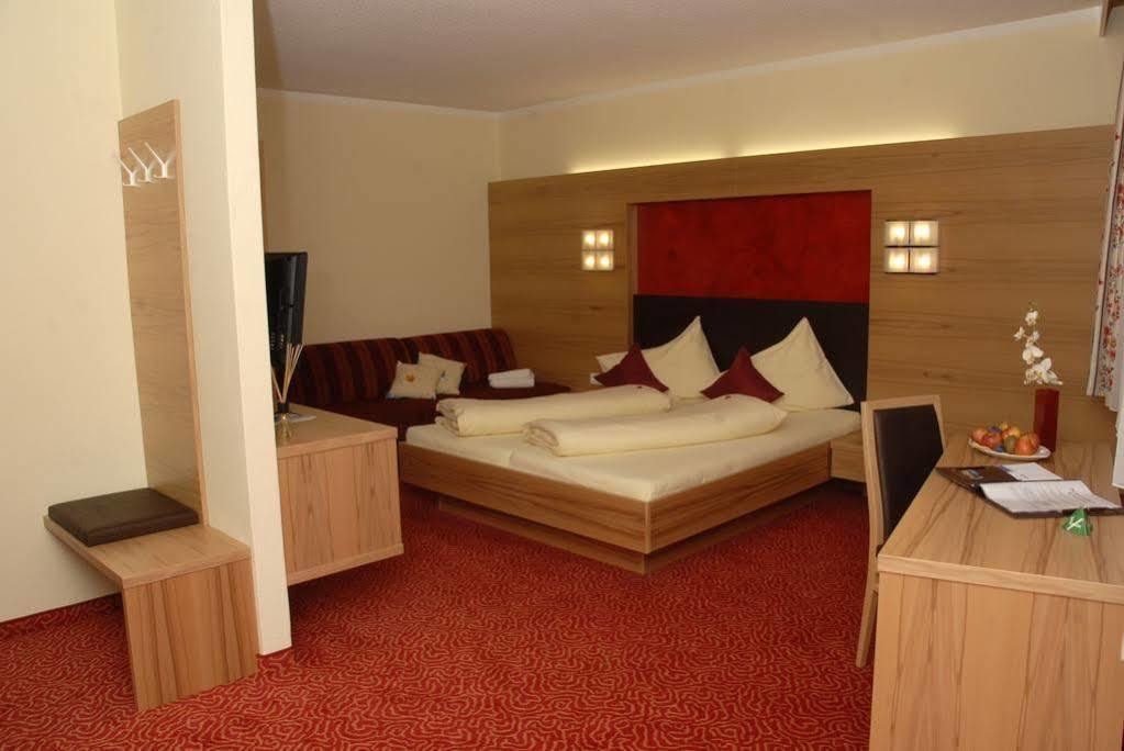 Hotel Sonnenheim Бад Кляйнкирххайм Экстерьер фото